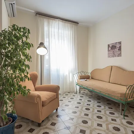 Della 2* Lecce